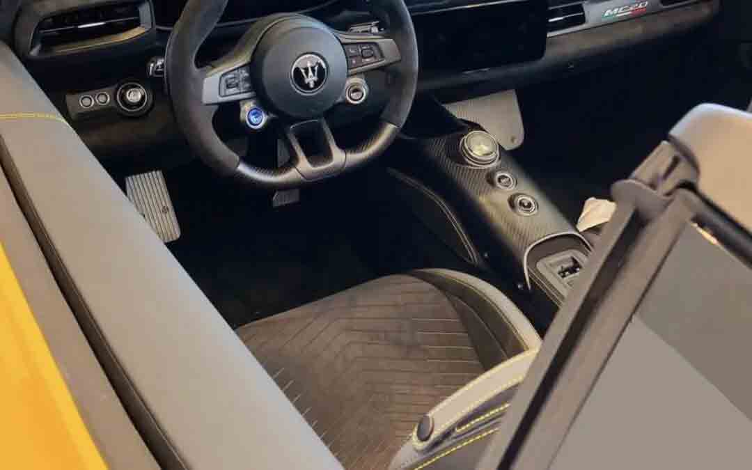 Maserati MC20 Cielo Guida