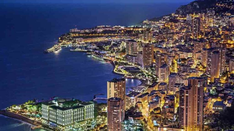 Discover the French Riviera with luxury car hire in Monte Carlo