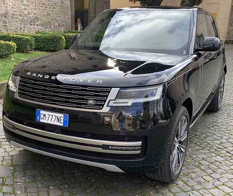 Courchevel rent a SUV: discover luxury and adventure in the French Alps 1