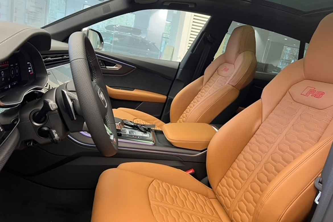 Audi RS Q8 interni