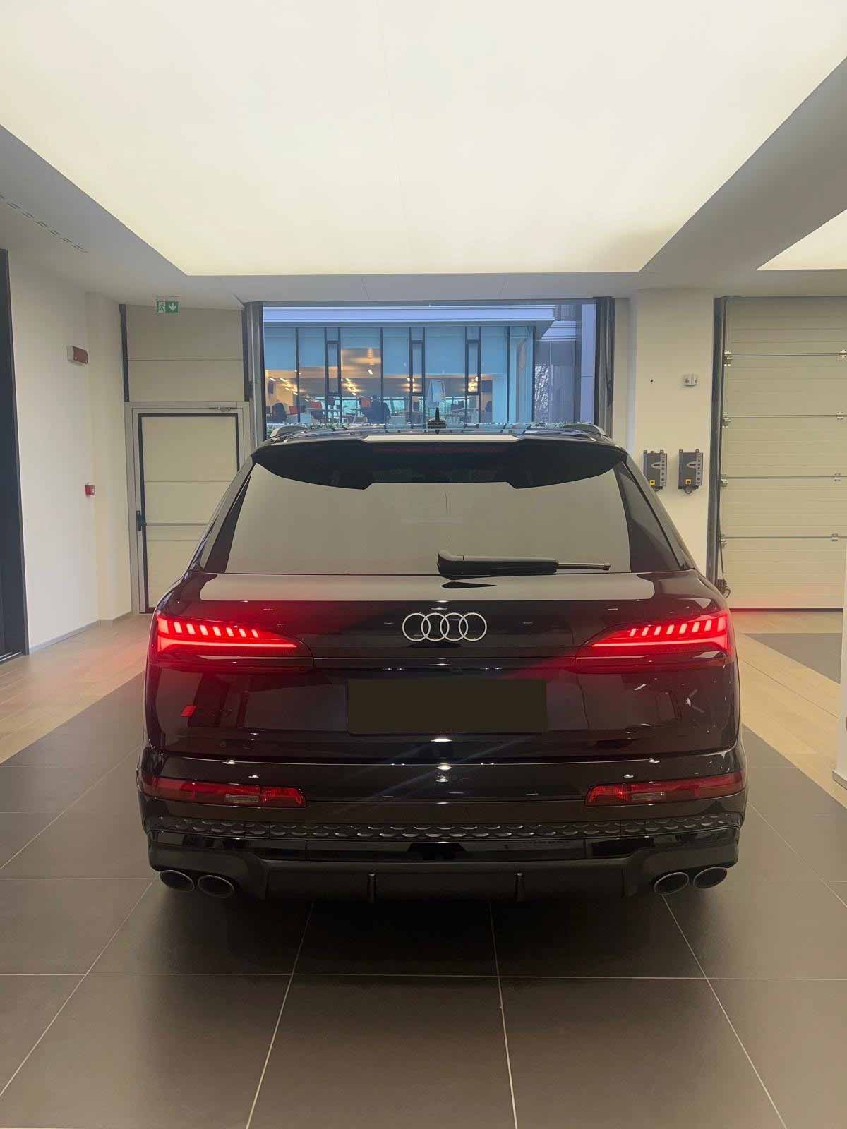 Audi SQ7 retro