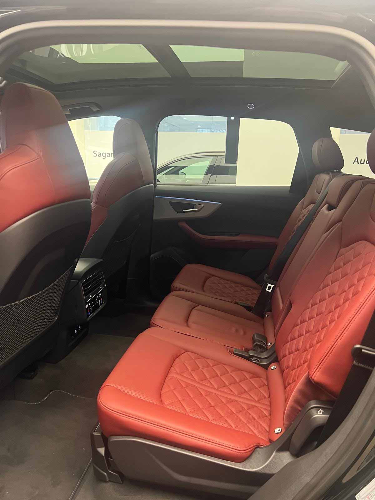 Audi SQ7 Interni